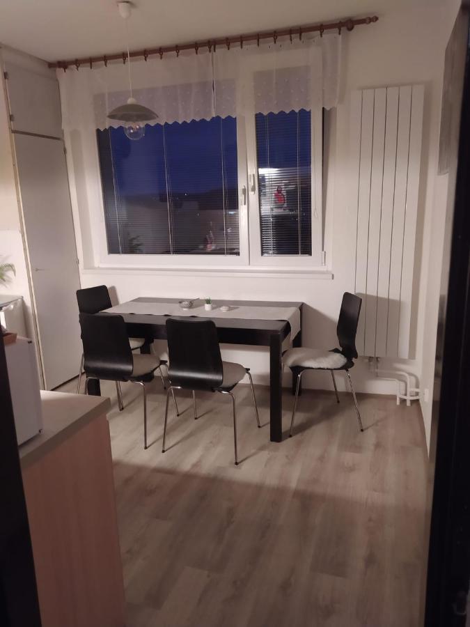 Appartamento Byt Pro Dva Blansko Esterno foto